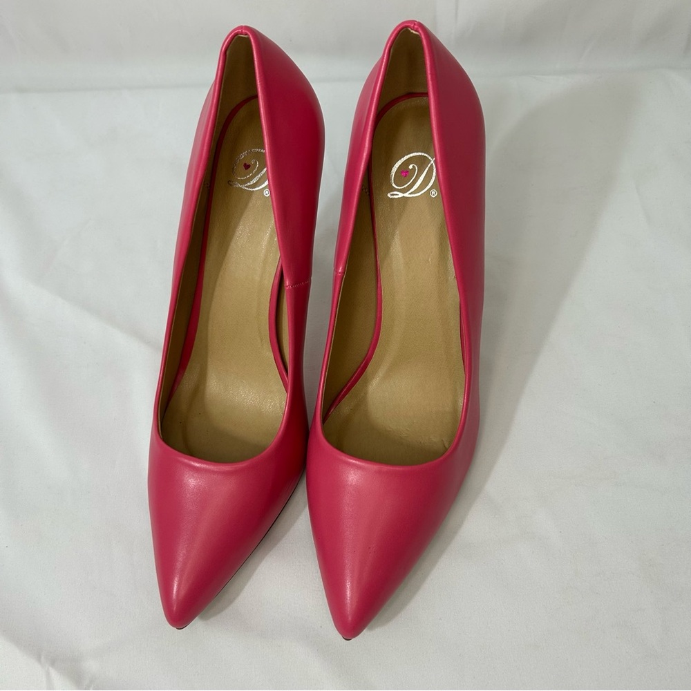 Delicious Hot Pink Pumps – Size 11 (New in Box)